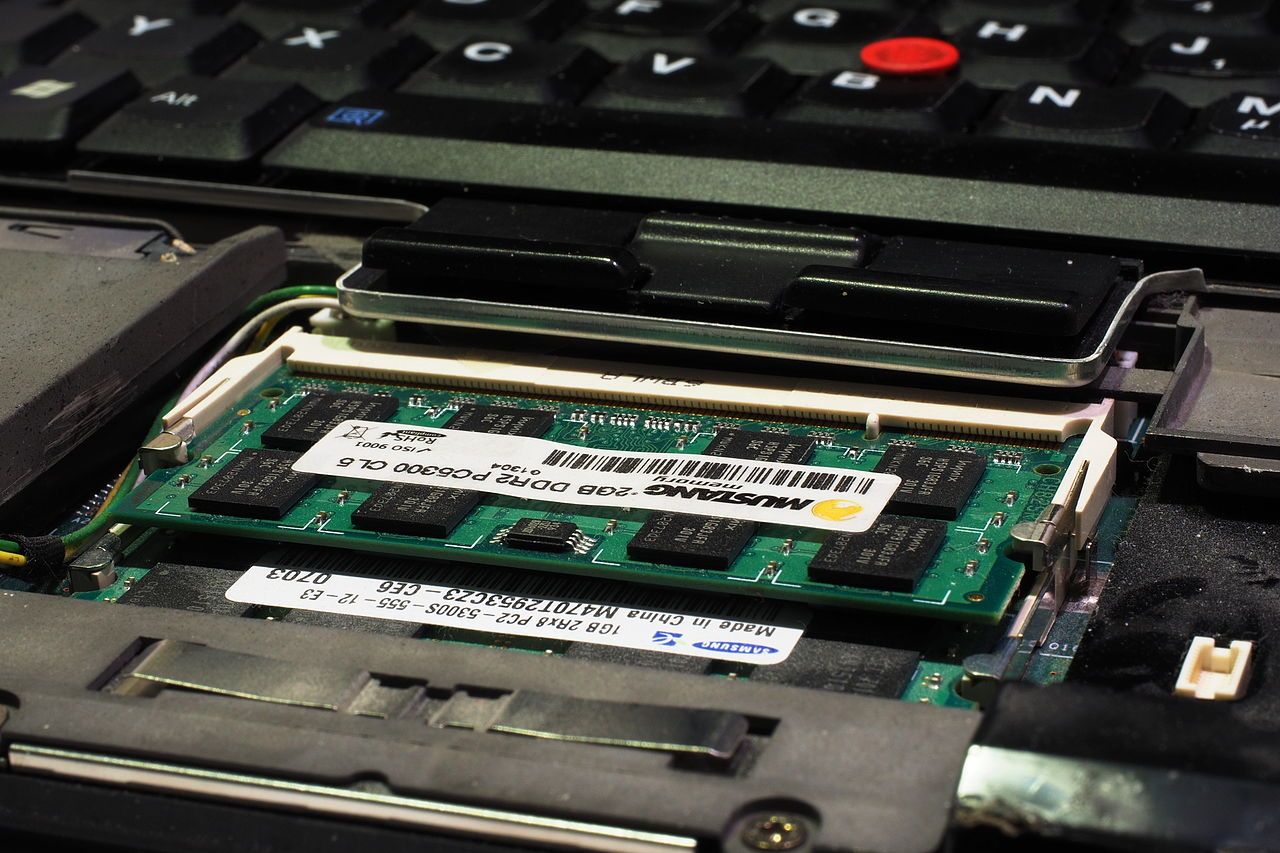 Soldered memory or slots: how to tell before you buy